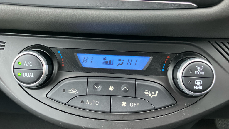 Toyota Yaris 1.5 Hybrid Icon Tech 5dr CVT Hybrid Hatchback